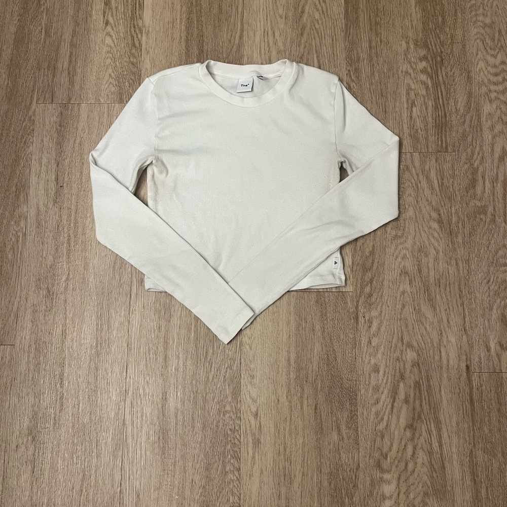 aritzia shirt
